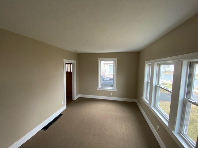 Living Room - 21 Elm St