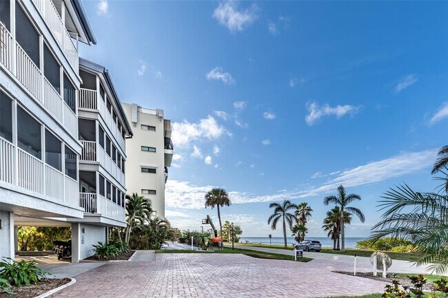 Foto del edificio - 1477 Park Beach Cir