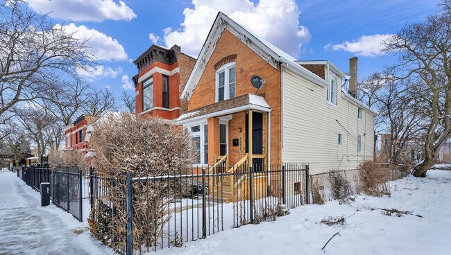 Building Photo - 2113 S Christiana Ave