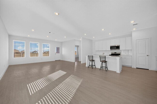 Foto del edificio - 328 Rockies Rd