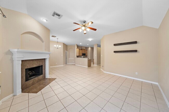 Foto del edificio - 25715 Abbotglen Ln