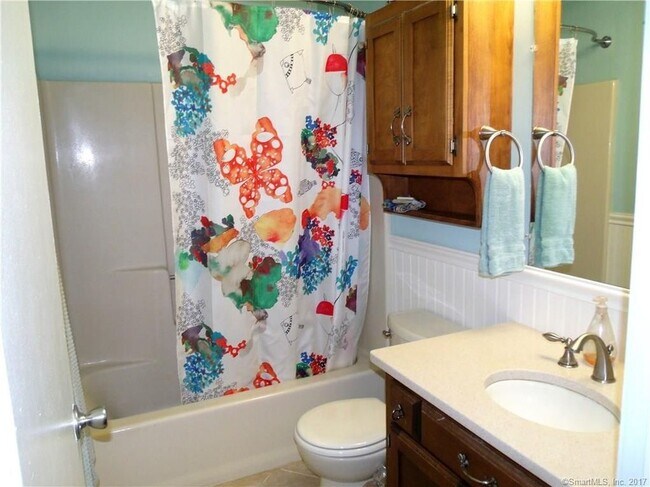 Foto del edificio - 44 Oak Forest Dr