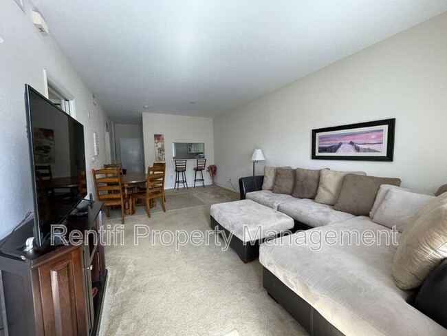 Foto del edificio - 8555 Bernwood Cove Loop