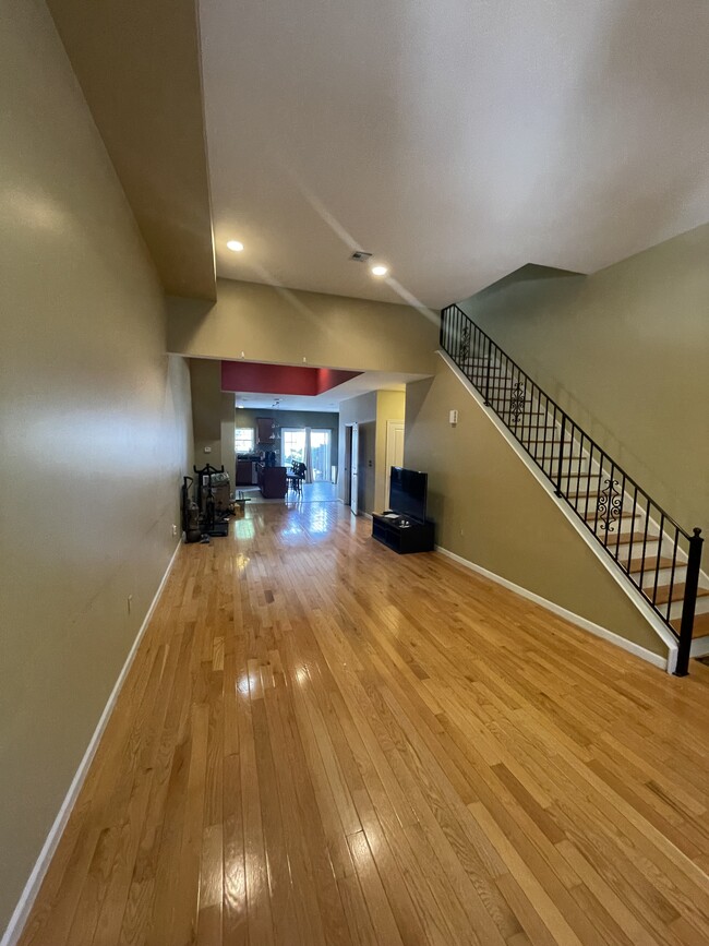 Foto del edificio - 1235 N Howard St