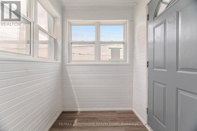 Building Photo - 128 Cross Ave