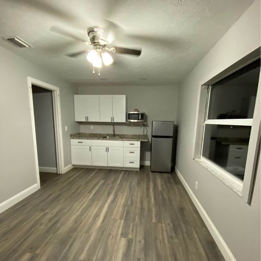 Foto del edificio - 7724 Brettonwood Dr