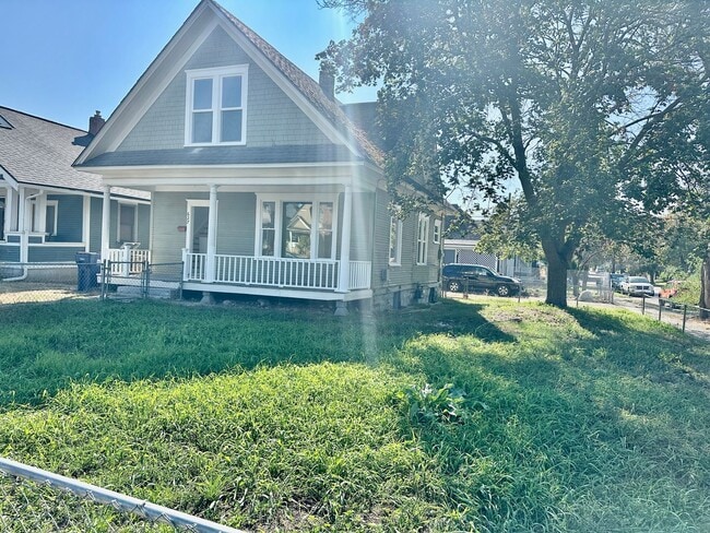 Building Photo - New on the Market!