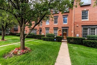 Building Photo - 805 N Sherman Dr