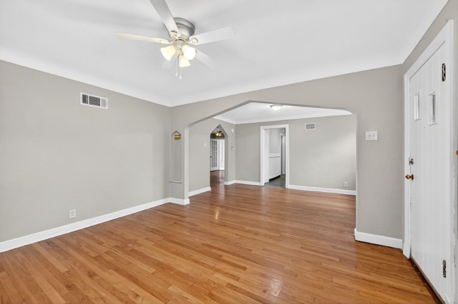 Building Photo - 3653 Eminence Blvd