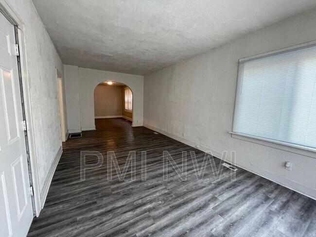 Building Photo - 3613 Ivy St