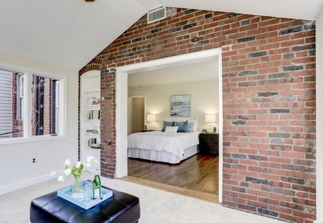 Foto del edificio - 1500 44th St NW