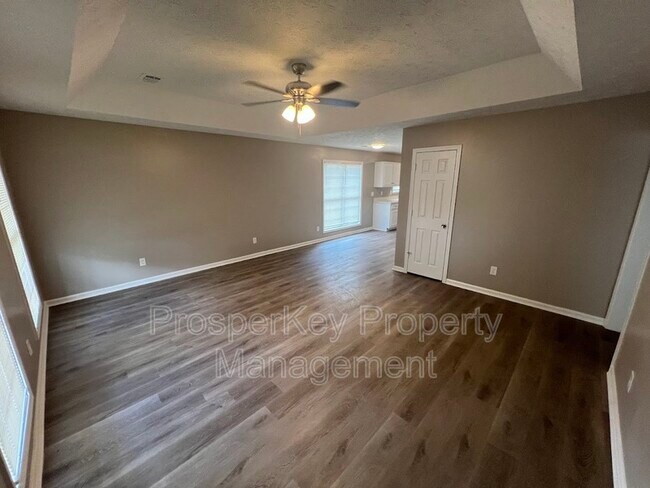 Foto del edificio - 707 Pine Hill Ct