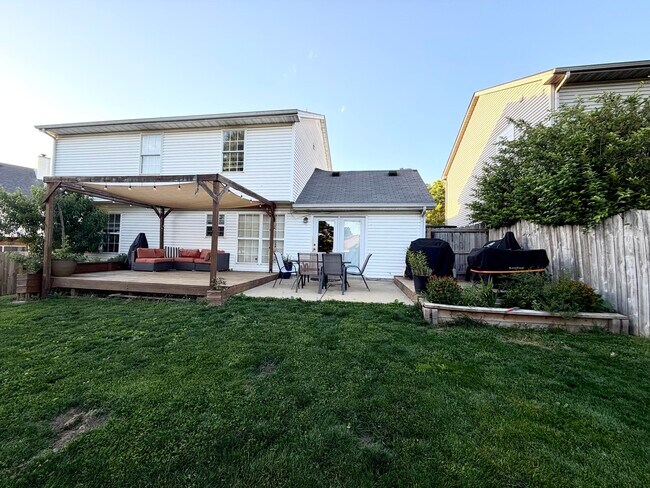 Foto del edificio - 520 Skyview Ln