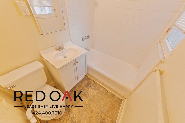 Foto del edificio - Stunning Studio with Vintage Charm, Custom...