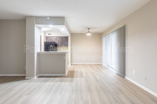 Foto del edificio - 2204 Ridgmar Plaza