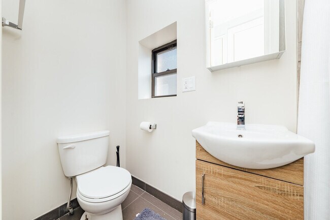 Foto del edificio - 417 E 60th St
