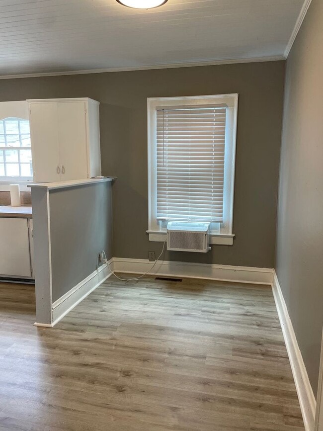 Foto del edificio - 3 BED, 1 BATH HOME IN ASHEBORO $1,250 RENT...