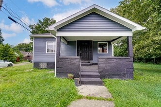 Building Photo - 900 Danner Ave
