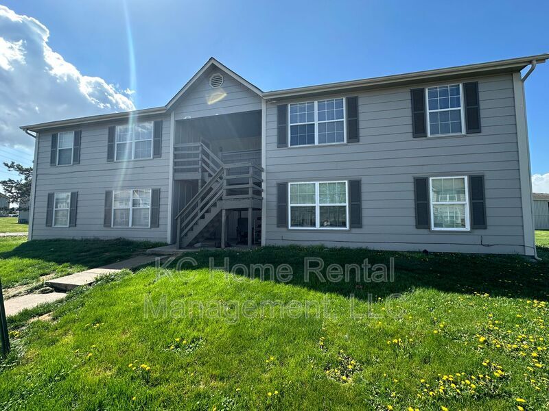 821 Saddlewood St Unit B, Gardner, KS 66030 Condo for Rent in Gardner