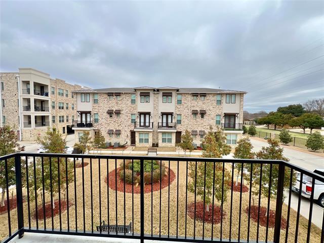 Foto del edificio - 714 N Plano Rd