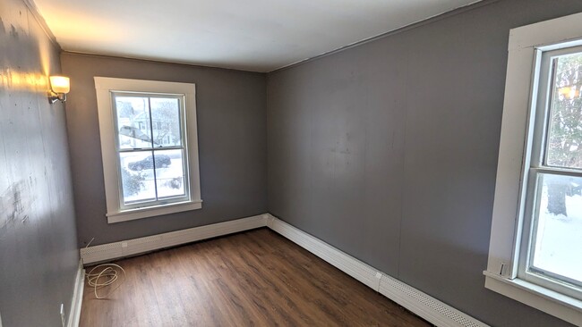 Building Photo - 104/106 West Fulton St