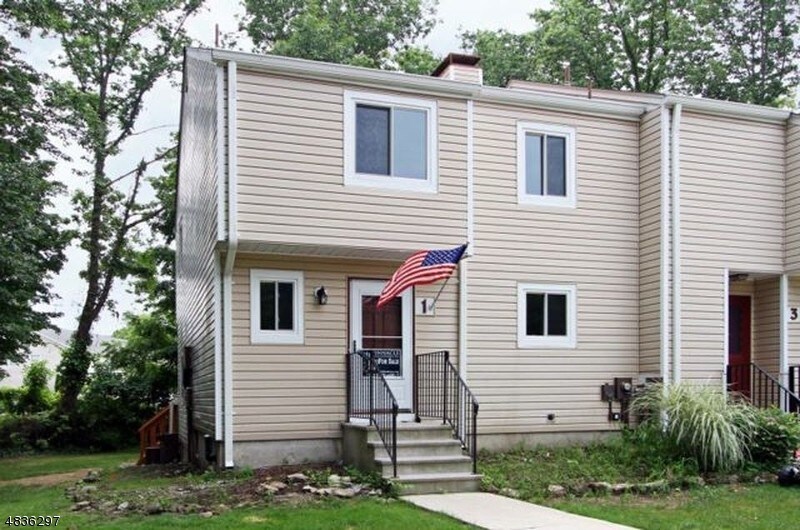 Primary Photo - 1 Shady Ln