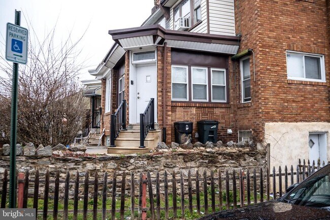 Building Photo - 6601 N Gratz St