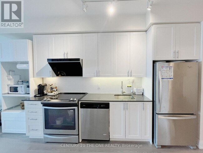 Building Photo - 18-2518 Graydon Hall Dr