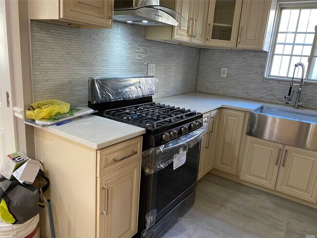 Foto del edificio - 153-14 109th Rd