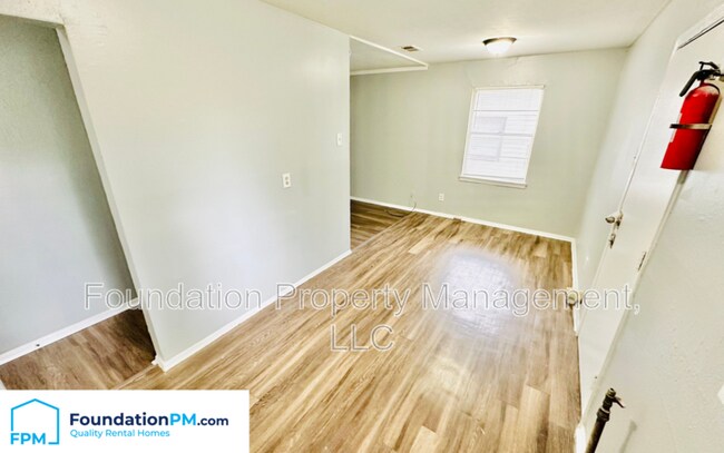 Building Photo - 4522 Sunny View Dr