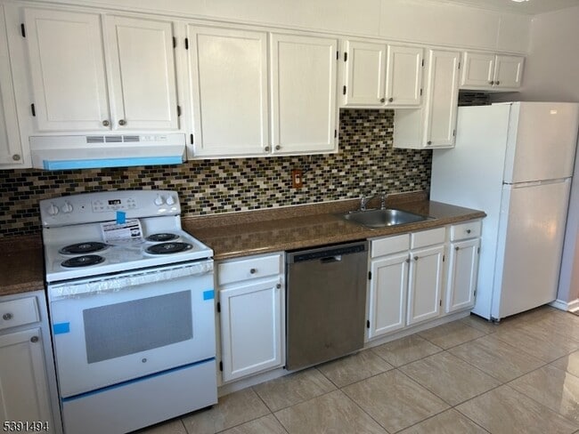 Photo - 63 Troy Dr House