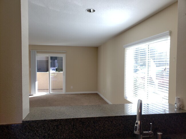 Building Photo - 7425 Charmant Dr