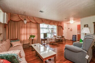 Building Photo - 5522 Nassau Rd