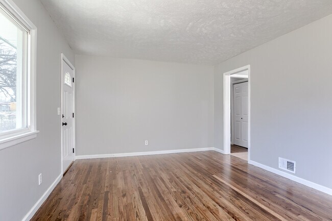 Living Area - 4184 S 61st Ave