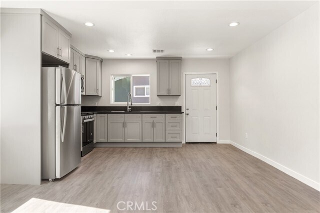 Building Photo - 23243 Bigler St