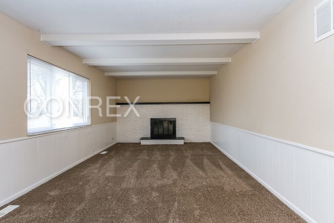 Building Photo - 2711 Constellation Dr