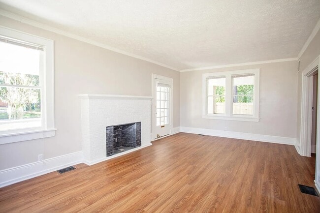 Foto del edificio - 4835 Sunderland Rd