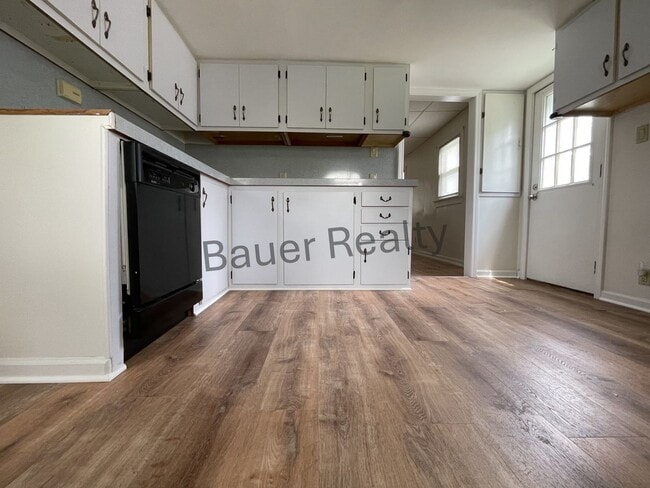 Building Photo - Ranch Style Home