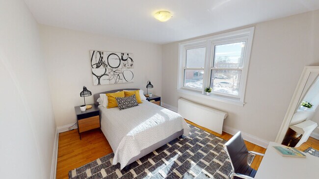 Building Photo - 225 MacLaren