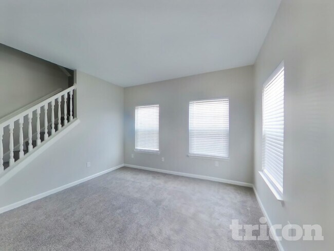 Foto del edificio - 6250 Emerald Field Way