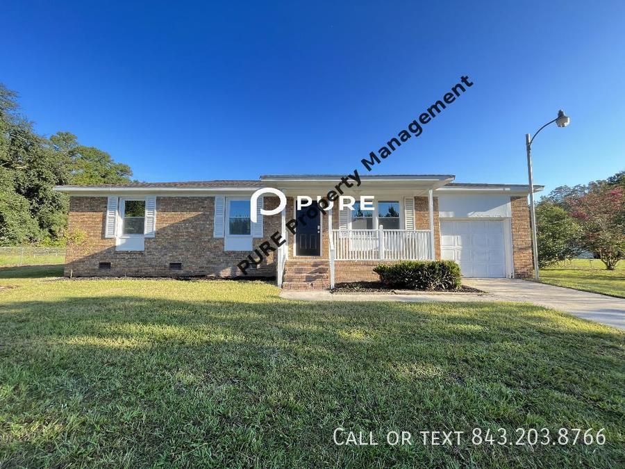Endearing Ranch Style Home with Sunroom !! House Rental in Moncks Corner, SC