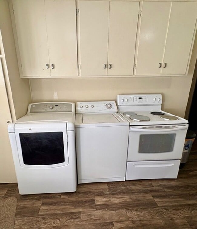 Foto del edificio - Charming Brick Duplex in Quiet Boise Neigh...