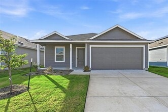 Building Photo - 647 Montclair Ave