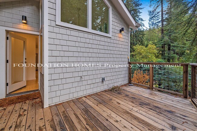 Foto del edificio - 3 br, 2 bath House - 268 Madrone Ave