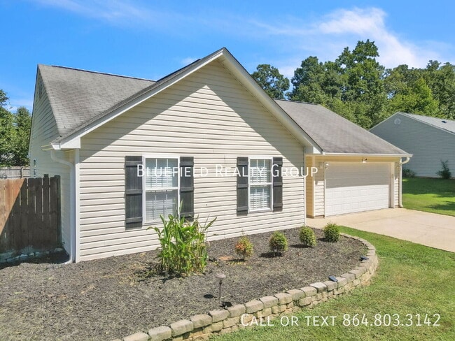 Photo - 106 Pine Needle Rd- House