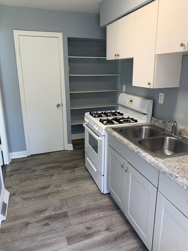 Foto del edificio - 7110 Drury Ln