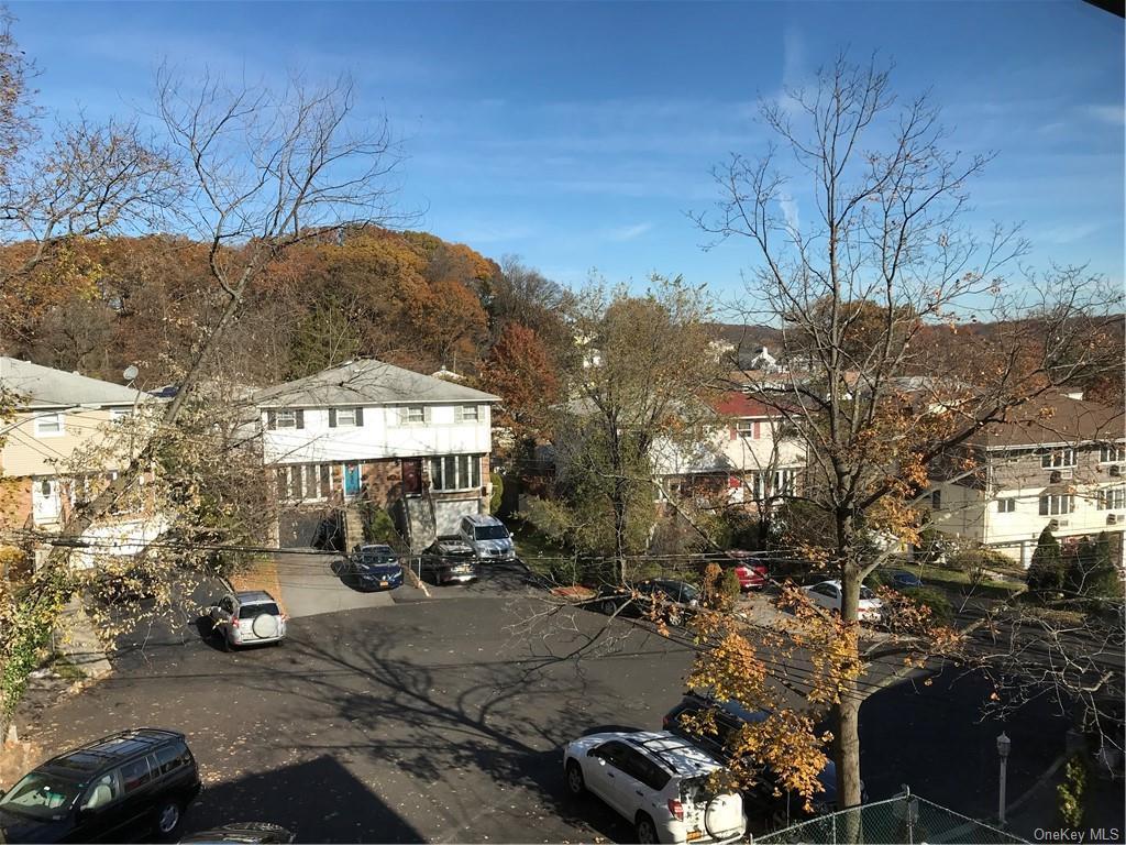 15 Regina Pl Unit 2nd Floor, Yonkers, NY 10703 Room for Rent in