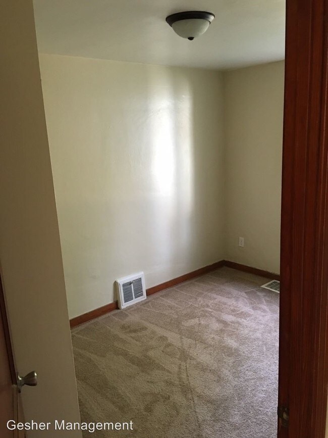 Building Photo - 414 Pennwood Dr