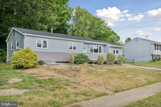 Building Photo - 501 Bloomfield Dr