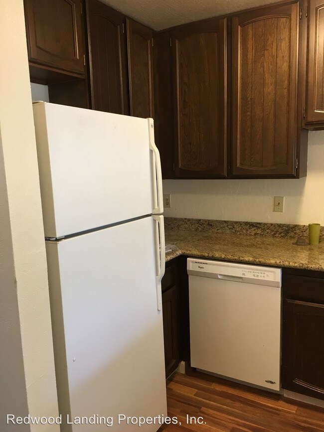 Foto del edificio - 10270 Alpine Dr